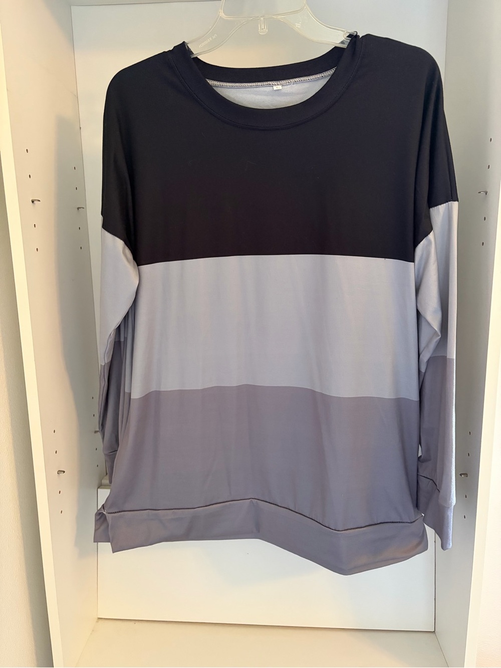 Women’s Colorblock Long-Sleeve Top - Black & Gray